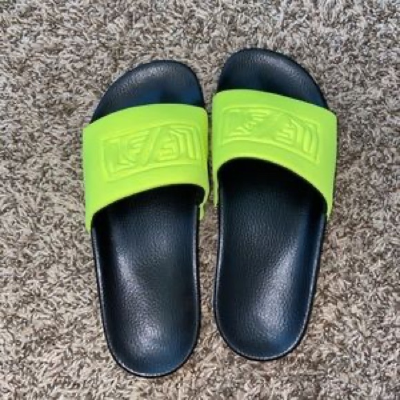 LF slides - Picture 2 of 3